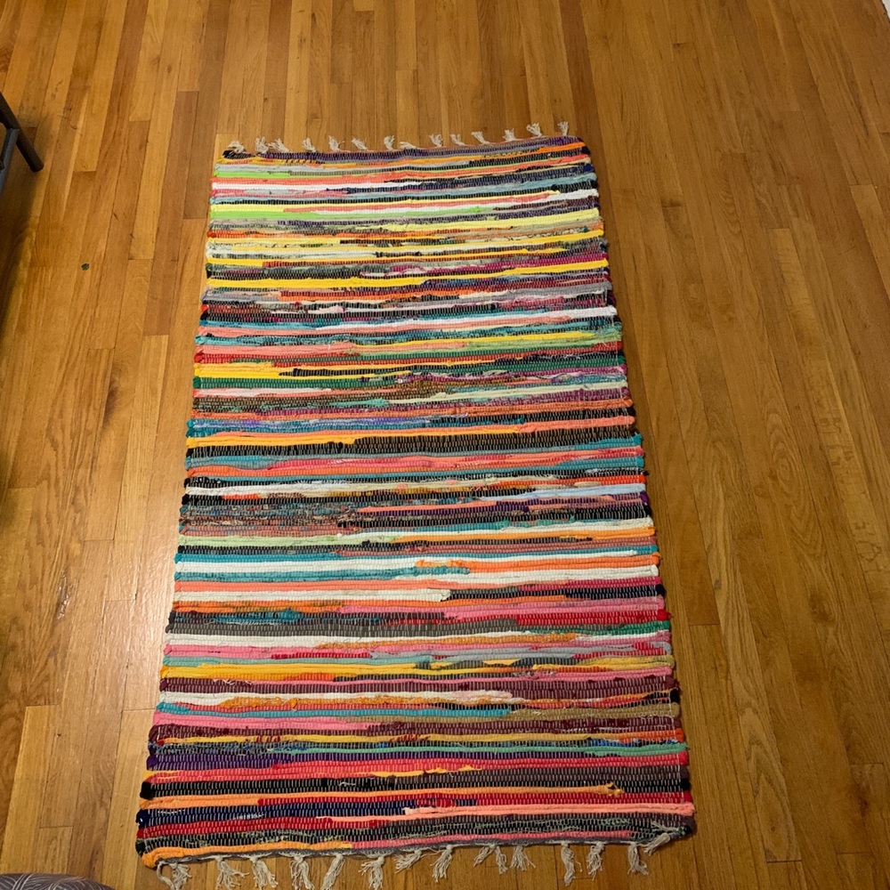 Multi color rug, with vibrant colors